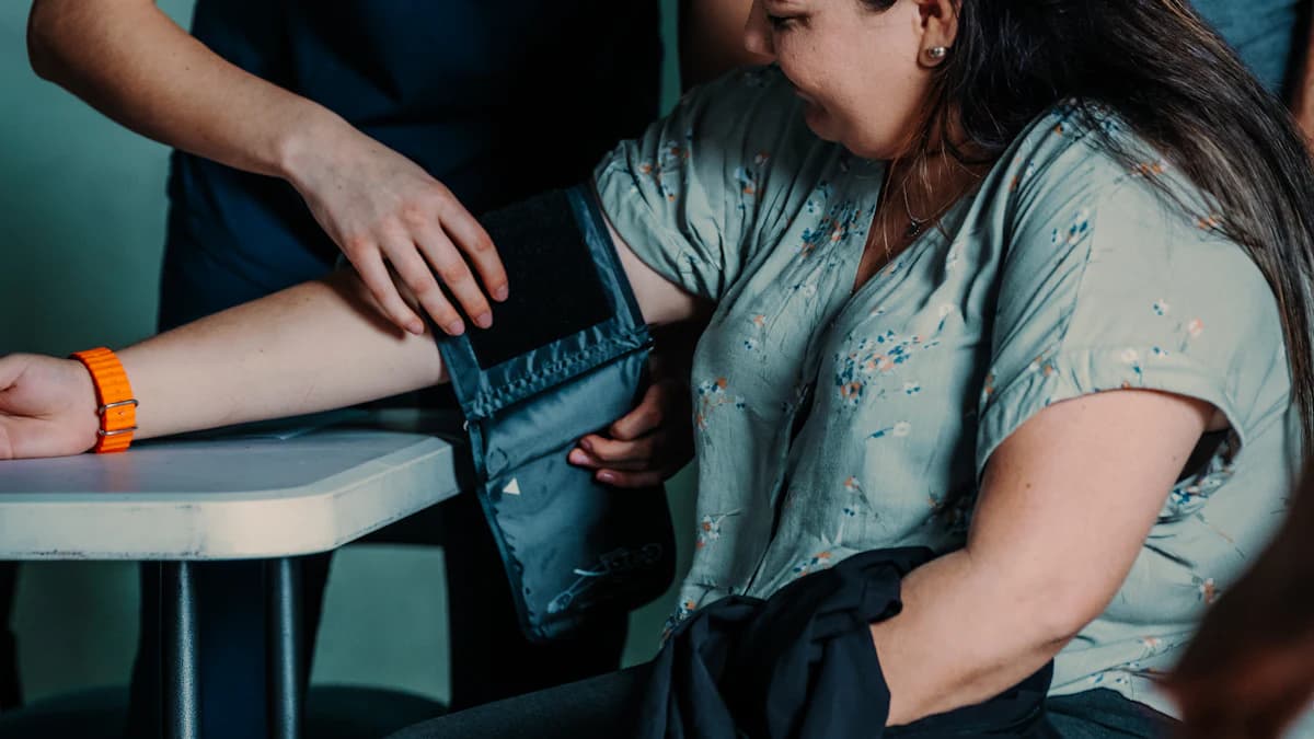 Persoon die rustig wandelt tijdens herstel na een kankerdiagnose