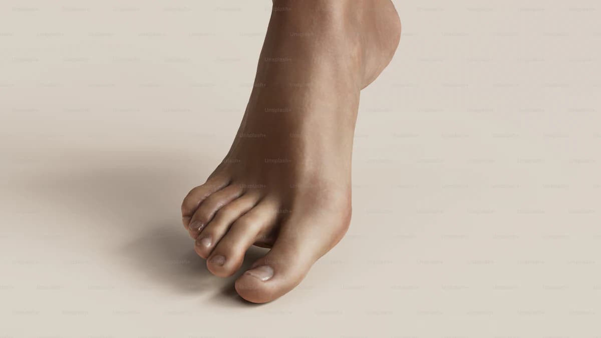 Sporter die loopschoenen aantrekt voor een training